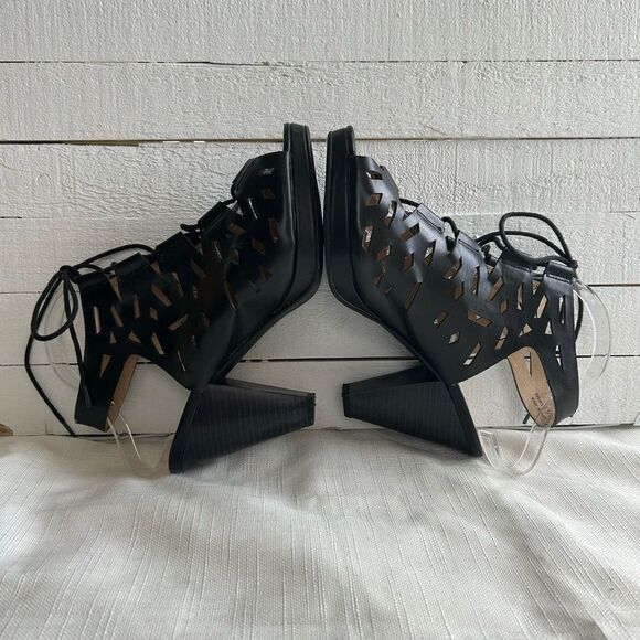 CL by Chinese Laundry Way-015 Black Preforated Lace Up Block Heel 8.5 - Picture 6 of 9